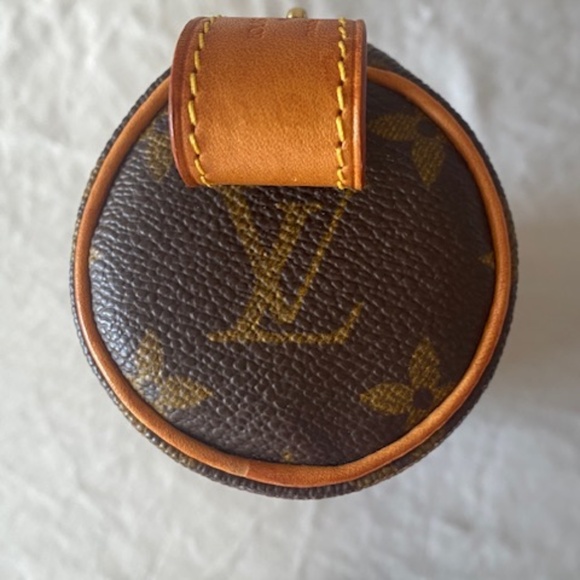 Vintage, LV Louis Vuitton Monogram Tootsie Roll Clutch - PRICED TO SELL QUICKLY - Picture 6 of 10